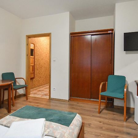 Lesny Osrodek Szkoleniowy W Puszczykowie Puszczykowo Exteriér fotografie