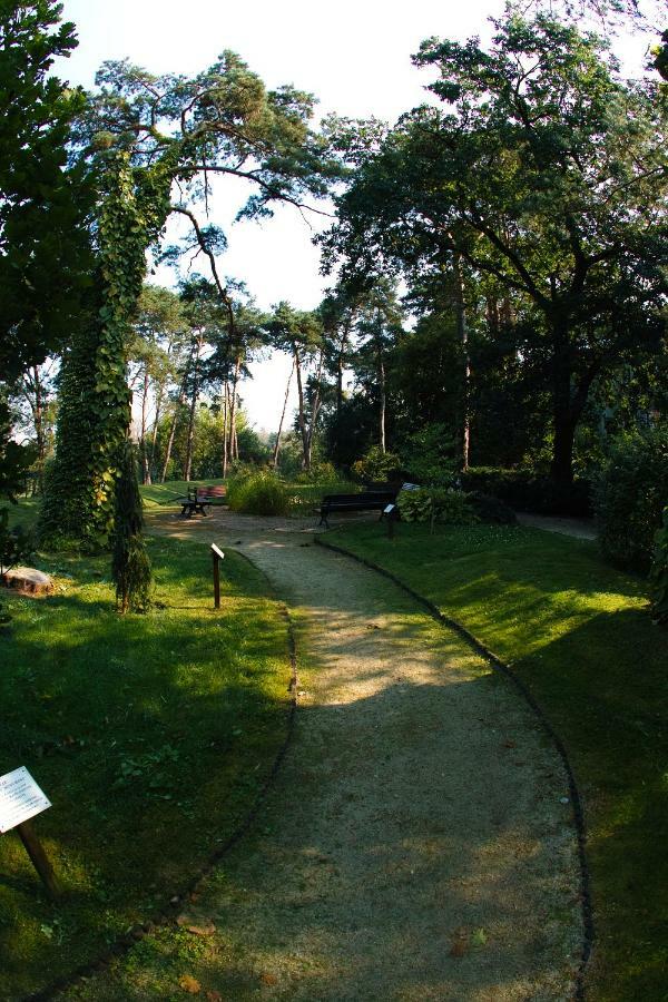 Lesny Osrodek Szkoleniowy W Puszczykowie Puszczykowo Exteriér fotografie