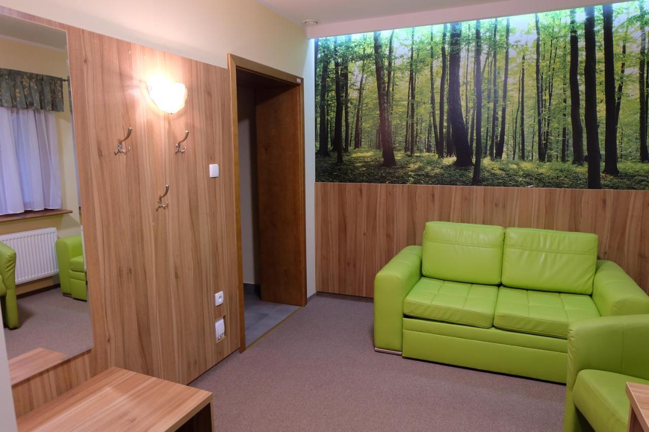 Lesny Osrodek Szkoleniowy W Puszczykowie Puszczykowo Exteriér fotografie